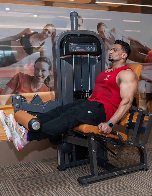 IFBB_Sunit_Jadhav_-_Leg_Extension